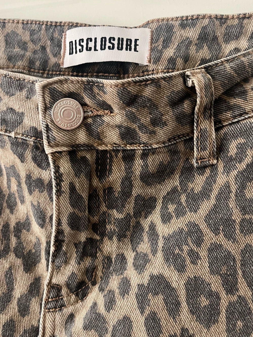 DISCLOSURE Low-rise Leopard Print Jeans